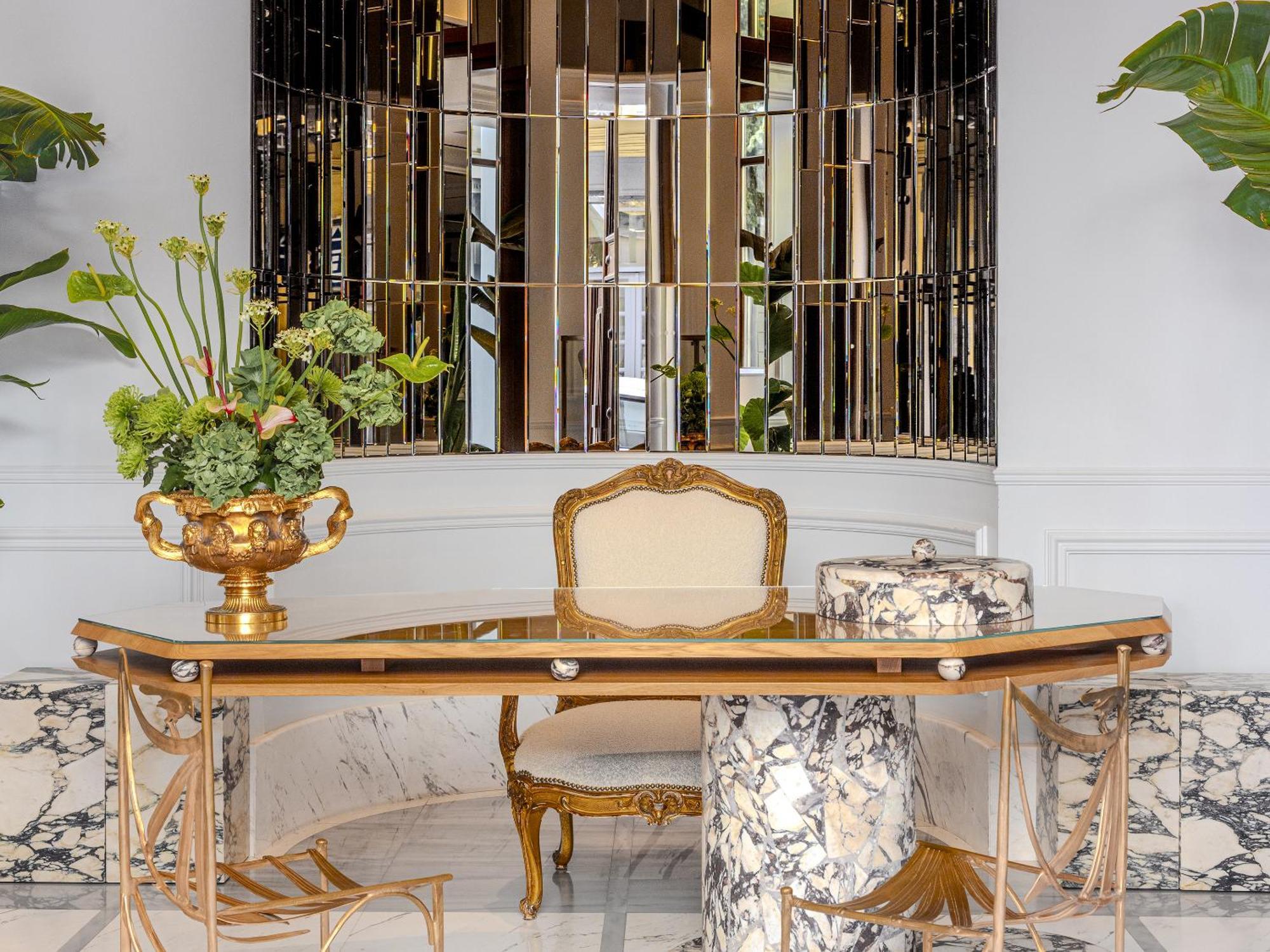 The Dolli At Acropolis, A To Live 5*
